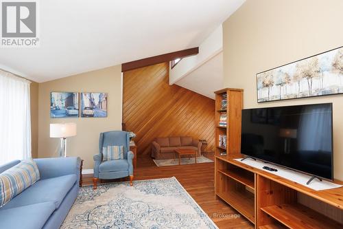 71 Fifth Street, Brock (Beaverton), ON - Indoor Photo Showing Living Room