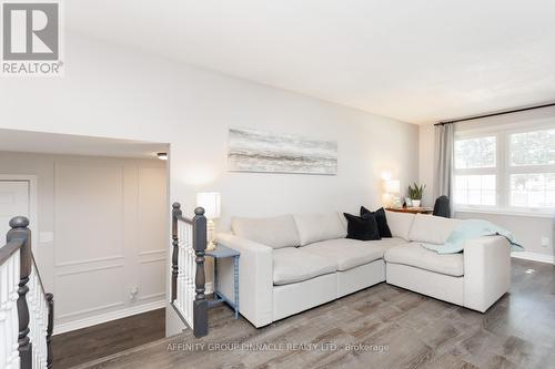 53 Madill Crescent, Kawartha Lakes (Lindsay), ON - Indoor Photo Showing Living Room