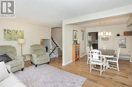 10 Mcdonagh Drive, Kawartha Lakes (Lindsay), ON - Indoor Photo Showing Living Room