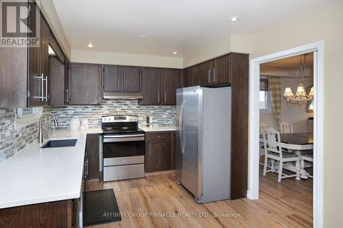 10 Mcdonagh Drive, Kawartha Lakes (Lindsay), ON - Indoor Photo Showing Kitchen With Upgraded Kitchen