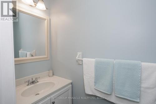 10 Mcdonagh Drive, Kawartha Lakes (Lindsay), ON - Indoor Photo Showing Bathroom