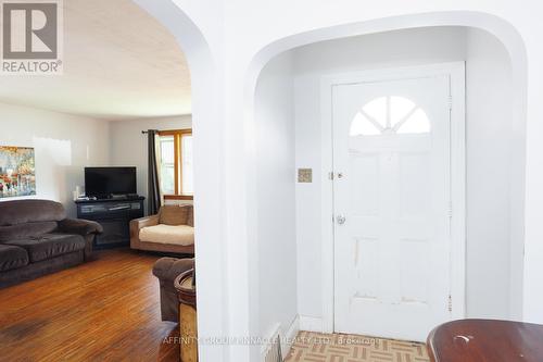 124 Colborne Street, Kawartha Lakes (Lindsay), ON - Indoor Photo Showing Living Room