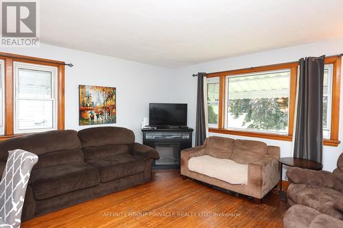 124 Colborne Street, Kawartha Lakes (Lindsay), ON - Indoor Photo Showing Living Room