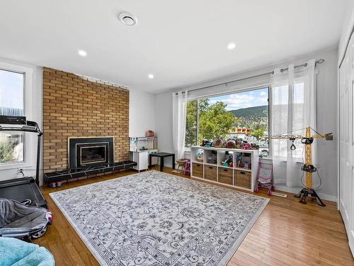 2264 Coutlee Ave, Merritt, BC - Indoor Photo Showing Living Room With Fireplace