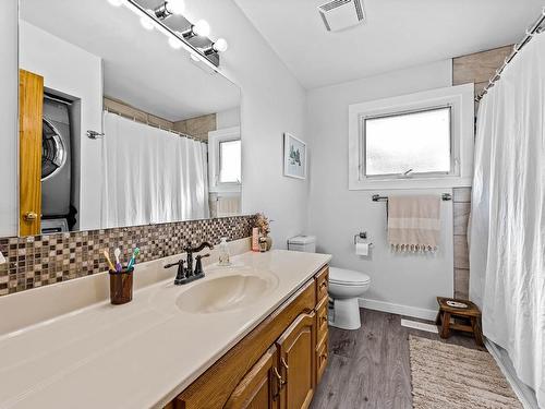 2264 Coutlee Ave, Merritt, BC - Indoor Photo Showing Bathroom