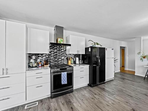 2264 Coutlee Ave, Merritt, BC - Indoor Photo Showing Kitchen