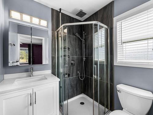 1961 Morrissey Street, Merritt, BC - Indoor Photo Showing Bathroom