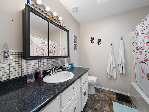 3302 Grimmet Street, Merritt, BC - Indoor Photo Showing Bathroom