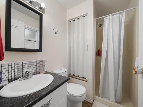 3302 Grimmet Street, Merritt, BC - Indoor Photo Showing Bathroom