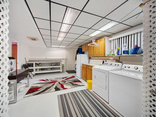 3302 Grimmet Street, Merritt, BC - Indoor Photo Showing Laundry Room