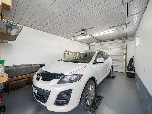 3302 Grimmet Street, Merritt, BC - Indoor Photo Showing Garage