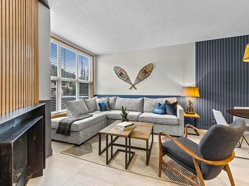 59-6005 Valley Drive, Kamloops, BC - Indoor Photo Showing Living Room With Fireplace