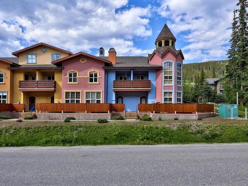 59-6005 Valley Drive, Kamloops, BC - Outdoor With Facade