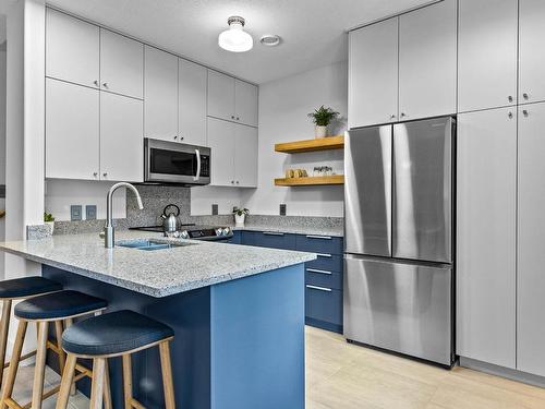 59-6005 Valley Drive, Kamloops, BC - Indoor Photo Showing Kitchen With Double Sink With Upgraded Kitchen