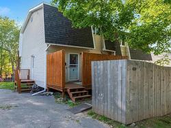 56 Spar Crescent  Dartmouth, NS B2W 4A2