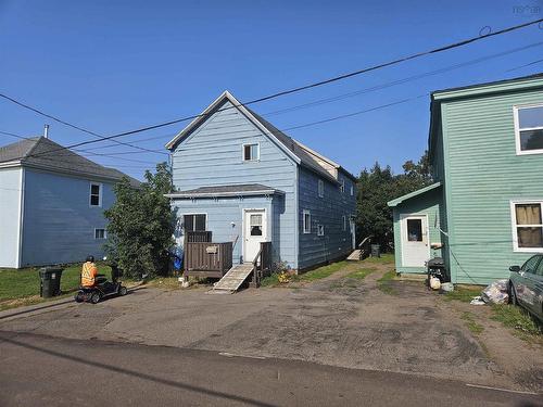 5-11 Erncliffe, Amherst, NS 