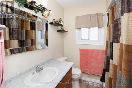 4 Highland Court, Kawartha Lakes (Lindsay), ON - Indoor Photo Showing Bathroom