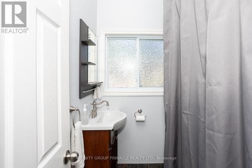 24 Hargrave Road, Kawartha Lakes (Kirkfield), ON - Indoor Photo Showing Bathroom