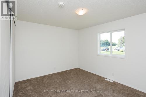 16 Park Street, Kawartha Lakes (Lindsay), ON - Indoor Photo Showing Other Room