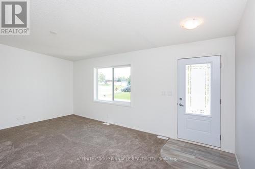 16 Park Street, Kawartha Lakes (Lindsay), ON - Indoor Photo Showing Other Room