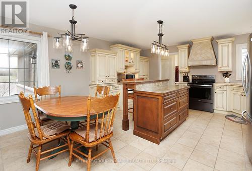 654 White Rock Road, Kawartha Lakes (Oakwood), ON - Indoor Photo Showing Dining Room