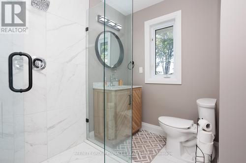 17 Meachin Drive, Kawartha Lakes (Dunsford), ON - Indoor Photo Showing Bathroom