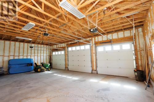 17 Meachin Drive, Kawartha Lakes (Dunsford), ON - Indoor Photo Showing Garage