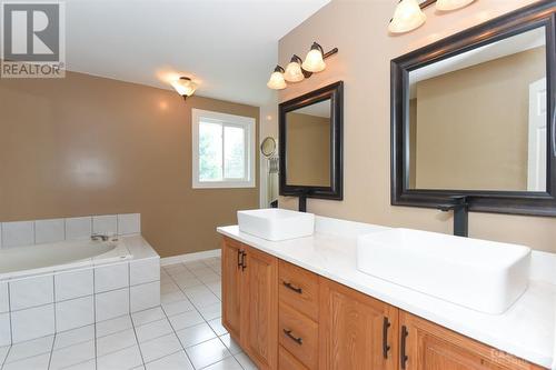 1467 Spartan Grove Street, Ottawa, ON - Indoor Photo Showing Bathroom