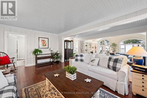 44 Cedar Beach Road, Brock (Beaverton), ON - Indoor Photo Showing Living Room