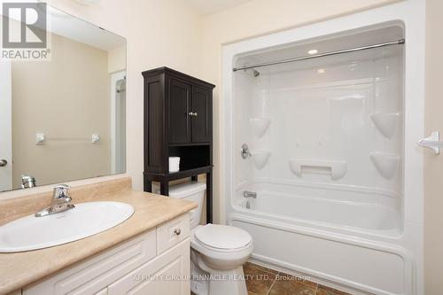 30 Liam Street, Kawartha Lakes (Lindsay), ON - Indoor Photo Showing Bathroom