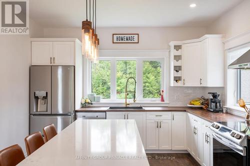 103B Carriage Landing Road, Renfrew, ON - Indoor Photo Showing Kitchen