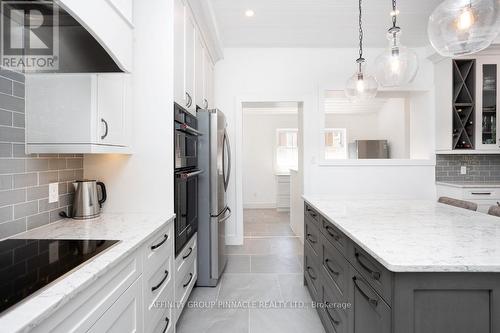 77 Bond Street W, Kawartha Lakes (Lindsay), ON - Indoor Photo Showing Kitchen With Upgraded Kitchen