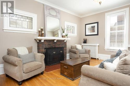 77 Bond Street W, Kawartha Lakes (Lindsay), ON - Indoor Photo Showing Living Room