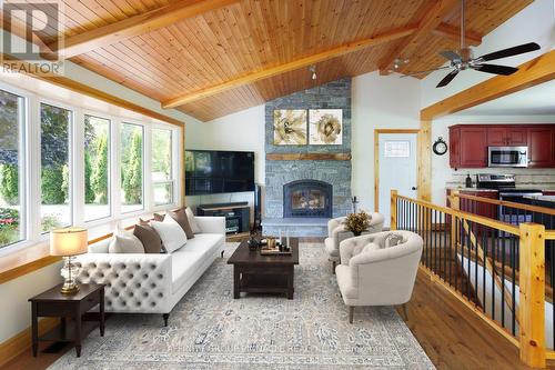 103 Clifton Street, Kawartha Lakes (Fenelon Falls), ON - Indoor Photo Showing Living Room With Fireplace