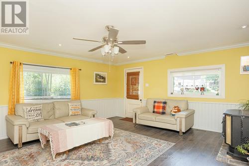 1702 Kirkfield Road, Kawartha Lakes (Kirkfield), ON - Indoor Photo Showing Living Room