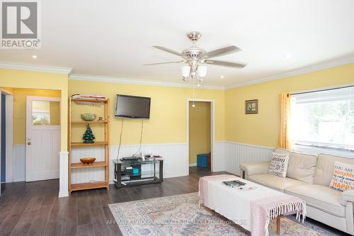 1702 Kirkfield Road, Kawartha Lakes (Kirkfield), ON - Indoor Photo Showing Living Room