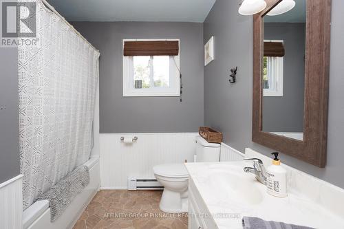 71 Goodman Road, Kawartha Lakes (Fenelon Falls), ON - Indoor Photo Showing Bathroom