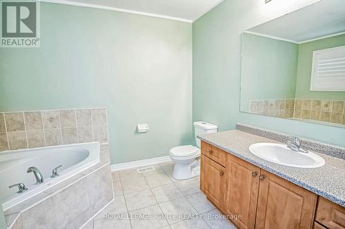 108 Ozner Crescent, Vaughan, ON - Indoor Photo Showing Bathroom