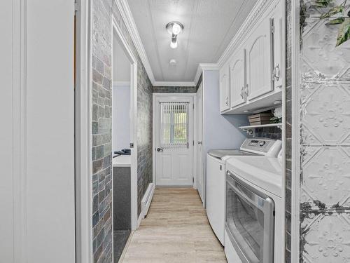 Salle de lavage - 35 1Re Rue, Saint-Germain-De-Grantham, QC - Indoor Photo Showing Laundry Room