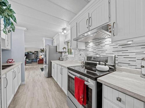 Cuisine - 35 1Re Rue, Saint-Germain-De-Grantham, QC - Indoor Photo Showing Kitchen