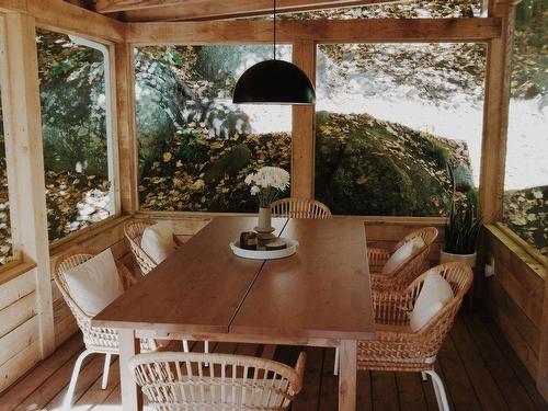 Veranda - 102 Ch. Du Mont-Maribou, Saint-Sauveur, QC -  Photo Showing Dining Room