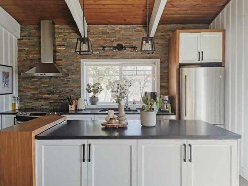 Kitchen - 102 Ch. Du Mont-Maribou, Saint-Sauveur, QC - Indoor Photo Showing Kitchen