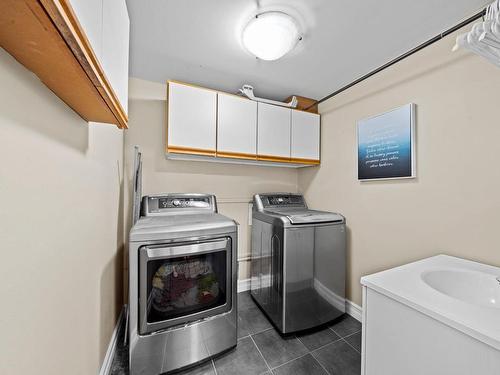 Laundry room - 462 Rue Surprenant, Drummondville, QC - Indoor Photo Showing Laundry Room