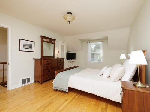 Master bedroom - 4655 Av. Patricia, Montréal (Côte-Des-Neiges/Notre-Dame-De-Grâce), QC - Indoor Photo Showing Bedroom