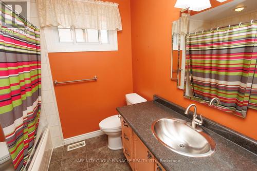 48 Albert Street, Kawartha Lakes (Fenelon Falls), ON - Indoor Photo Showing Bathroom