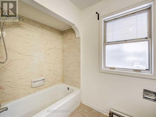 139 Homewood Avenue, Toronto, ON - Indoor Photo Showing Bathroom