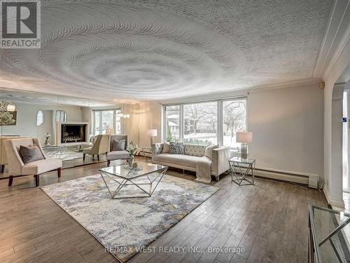 139 Homewood Avenue, Toronto, ON - Indoor Photo Showing Living Room With Fireplace