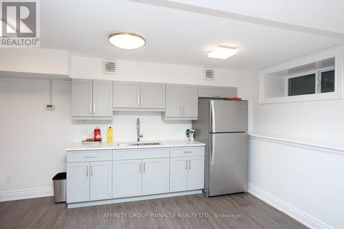 105 - 25 King Street, Kawartha Lakes (Lindsay), ON - Indoor Photo Showing Kitchen