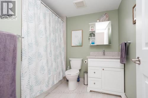 105 - 25 King Street, Kawartha Lakes (Lindsay), ON - Indoor Photo Showing Bathroom