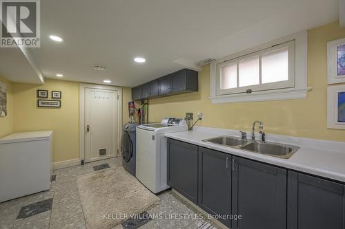 178 Thornton Avenue, London, ON - Indoor Photo Showing Laundry Room